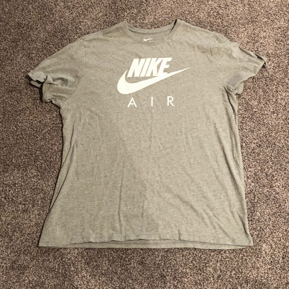 NWOT MENS NIKE T SHIRT LIGHT GREY SIZE XXL